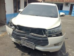 Mobil Hantam 3 Motor di Medan Tembung, 5 Orang Luka