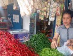 JELANG IDUL ADHA, HARGA CABAI MERAH DAN RAWIT DI PASAR SUKARAMAI MEDAN MERANGKAK NAIK