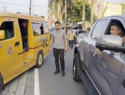 Gubsu Tegur Sopir Angkot Yang Berbelok di Pemabatas Jalan