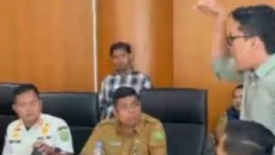 RDP Dugaan Pencemaran Lingkungan PT Kilang Kecap Angsa Berakhir Kericuhan Akibat Ketua Komisi IV DPRD Kota Medan Tak Bacakan Rekomendasi Resmi