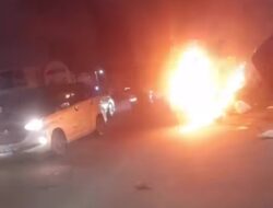 Becak Mendadak Terbakar di Jalan Ring Road Medan, Pengemudi Sempat Menepi