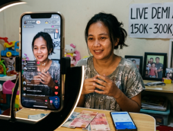 Nekat ‘Live’ Porno di TikTok Demi Hidupi 3 Anak, Seorang Janda Ditangkap Polisi